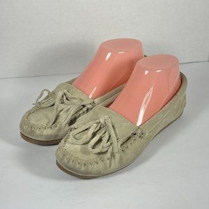 Minnetonka Cream/Beige Suede Leather Women's Moccasin Loafer Shoes Size 6.5